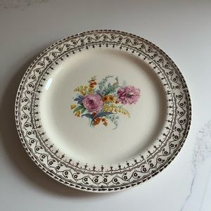 Gently loved Stetson floral and gold trim 7.25” plate